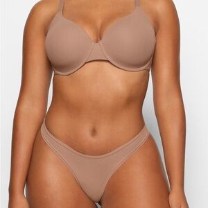 SKIMS Fits Everybody T-Shirt Bra Size 36H